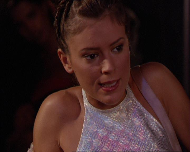Charmed-Online_dot_net-2x05TheDevilsMusic1952.jpg