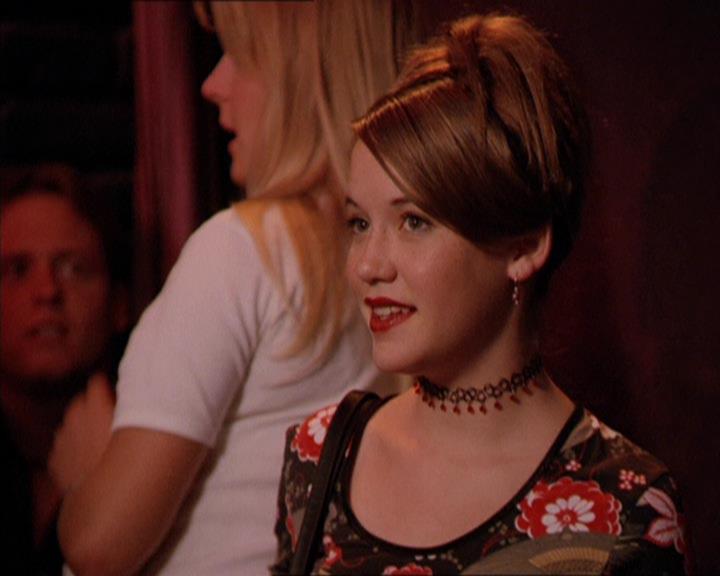 Charmed-Online_dot_net-2x05TheDevilsMusic1968.jpg