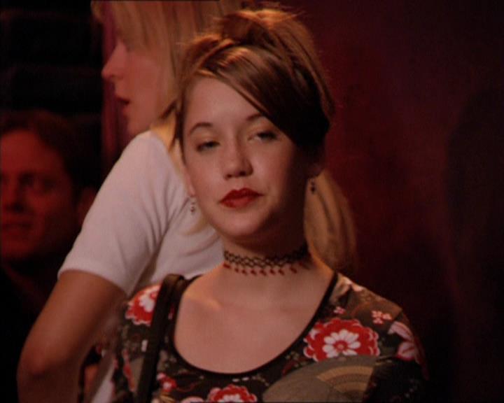 Charmed-Online_dot_net-2x05TheDevilsMusic1972.jpg