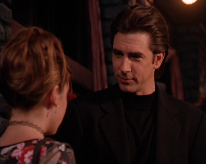 Charmed-Online_dot_net-2x05TheDevilsMusic1983.jpg