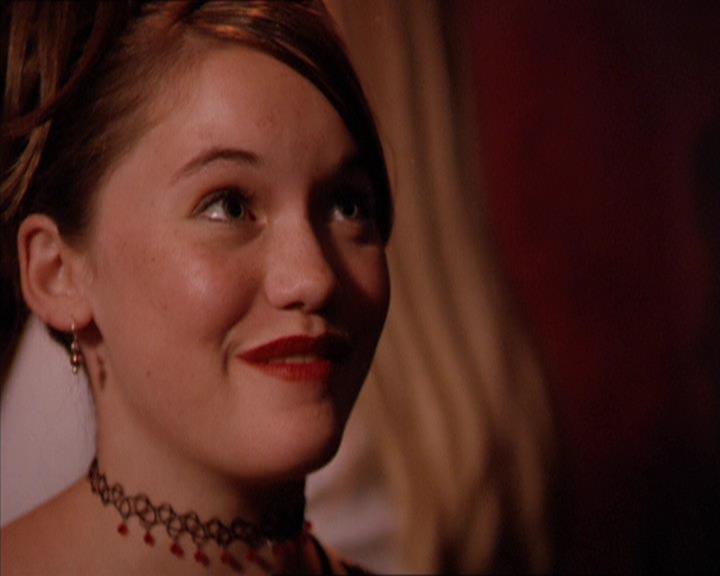 Charmed-Online_dot_net-2x05TheDevilsMusic2000.jpg