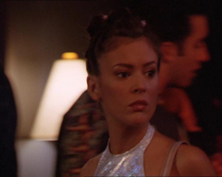 Charmed-Online_dot_net-2x05TheDevilsMusic2008.jpg