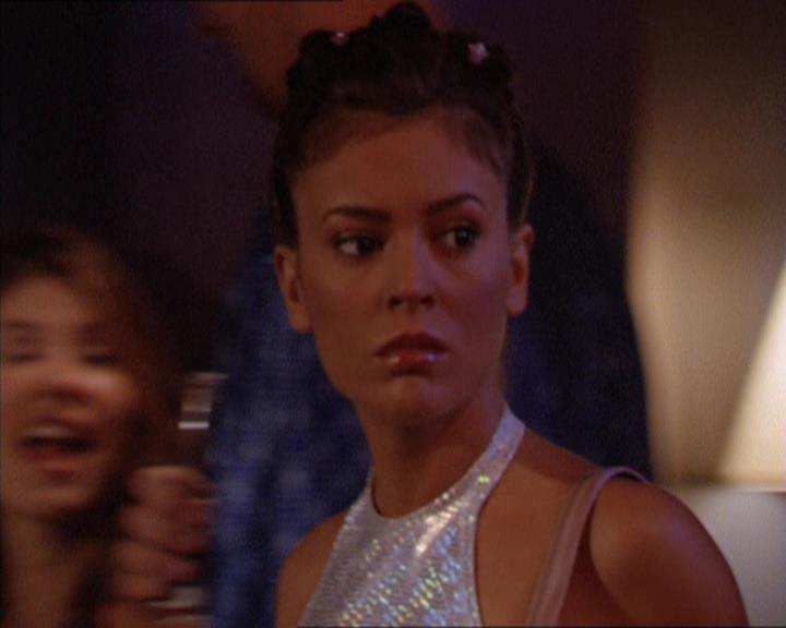 Charmed-Online_dot_net-2x05TheDevilsMusic2021.jpg