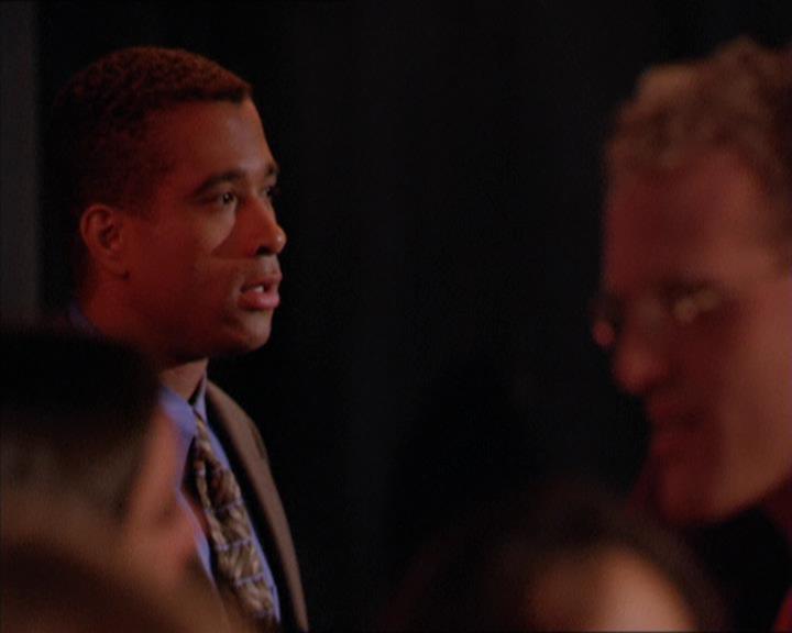 Charmed-Online_dot_net-2x05TheDevilsMusic2029.jpg