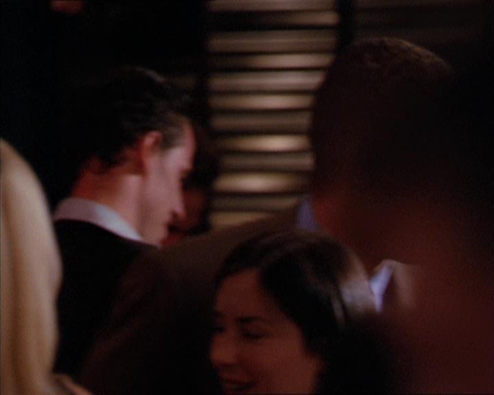 Charmed-Online_dot_net-2x05TheDevilsMusic2033.jpg