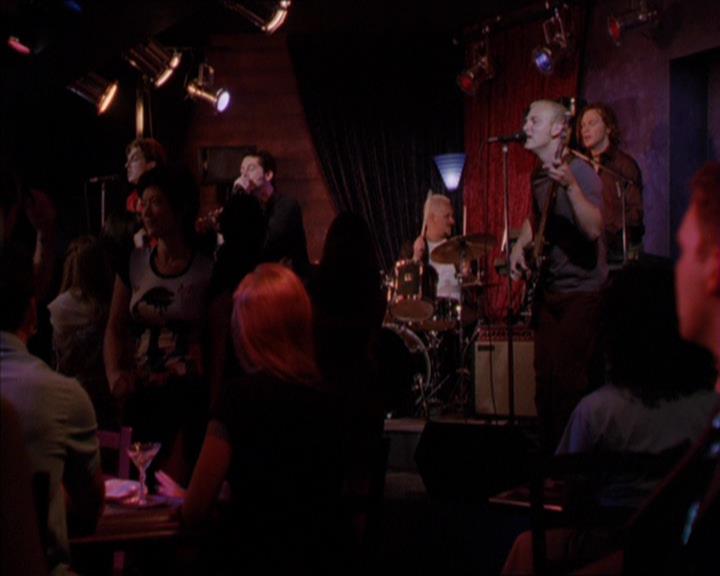 Charmed-Online_dot_net-2x05TheDevilsMusic2034.jpg