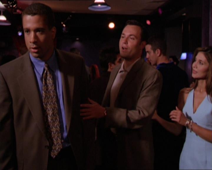 Charmed-Online_dot_net-2x05TheDevilsMusic2052.jpg