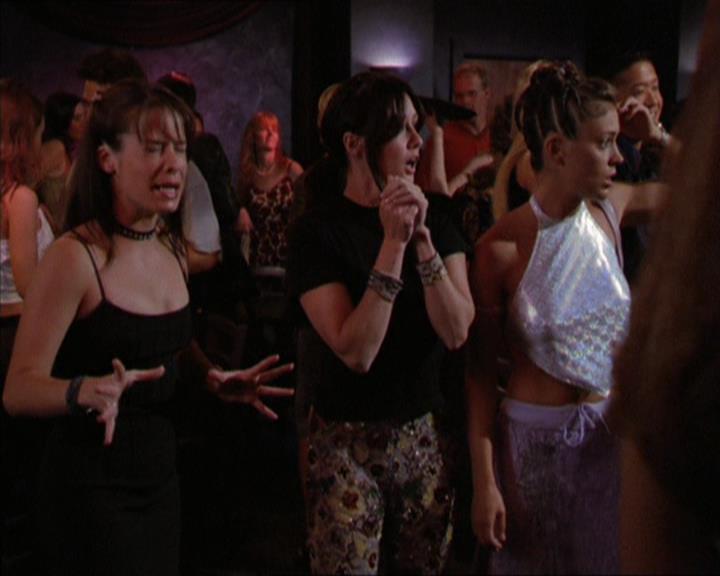 Charmed-Online_dot_net-2x05TheDevilsMusic2055.jpg