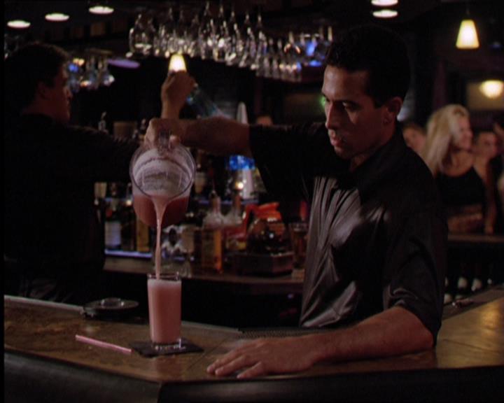 Charmed-Online_dot_net-2x05TheDevilsMusic2057.jpg