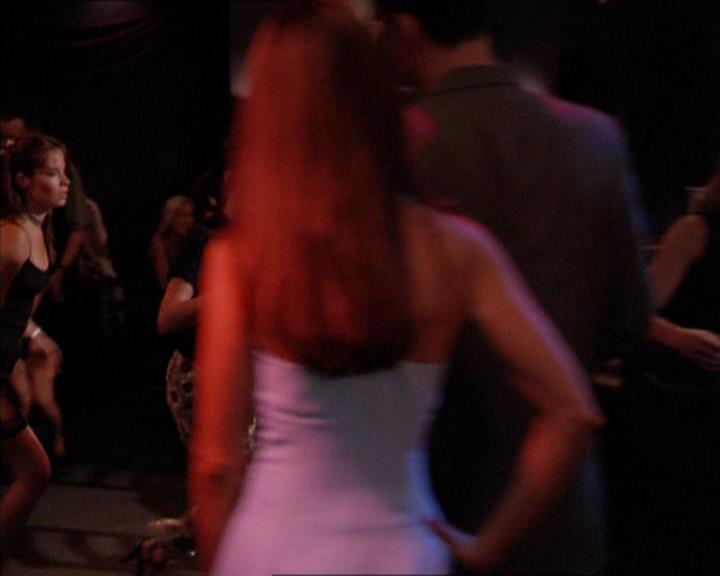 Charmed-Online_dot_net-2x05TheDevilsMusic2066.jpg