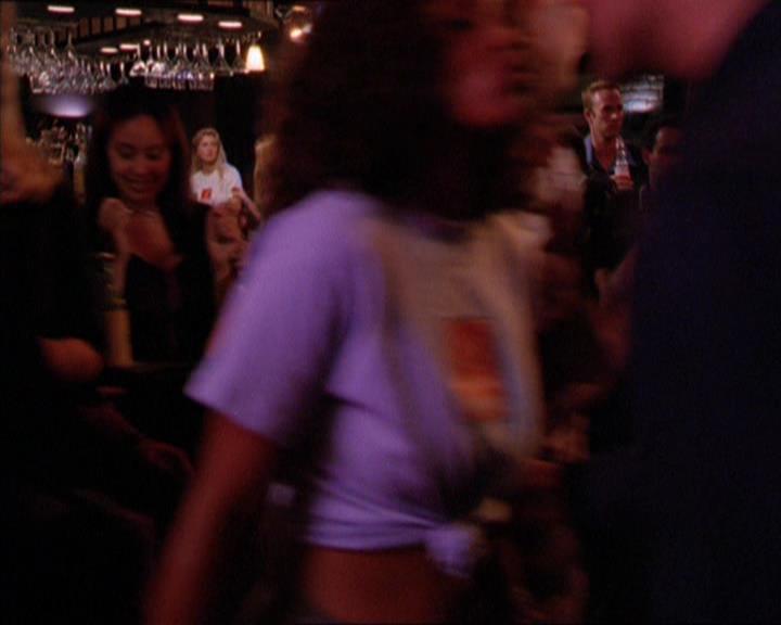 Charmed-Online_dot_net-2x05TheDevilsMusic2071.jpg