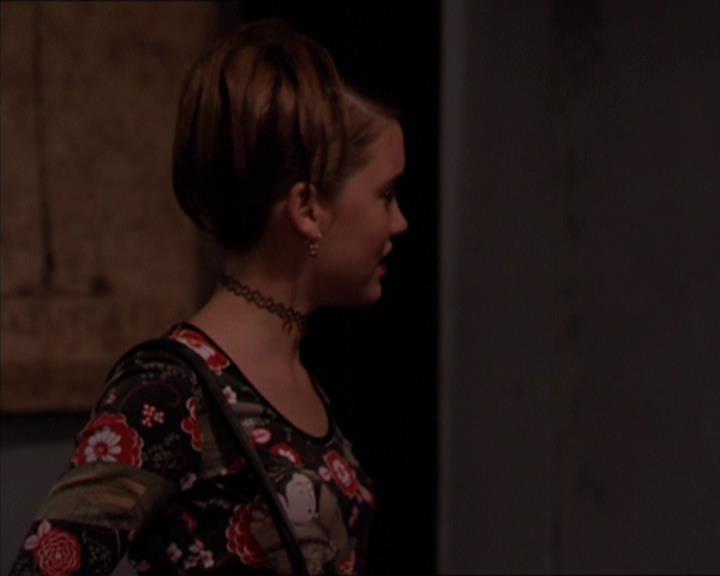 Charmed-Online_dot_net-2x05TheDevilsMusic2079.jpg
