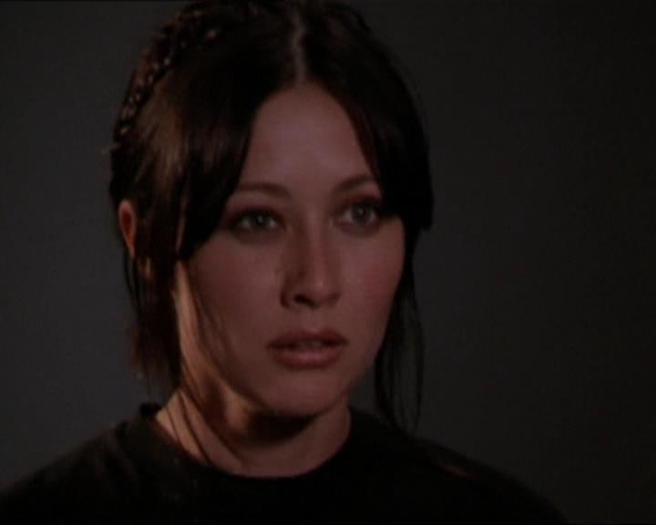 Charmed-Online_dot_net-2x05TheDevilsMusic2105.jpg