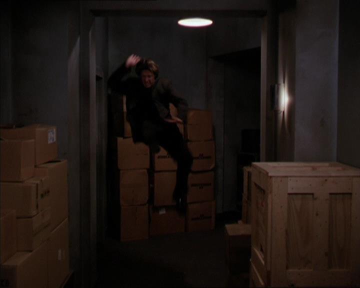 Charmed-Online_dot_net-2x05TheDevilsMusic2106.jpg