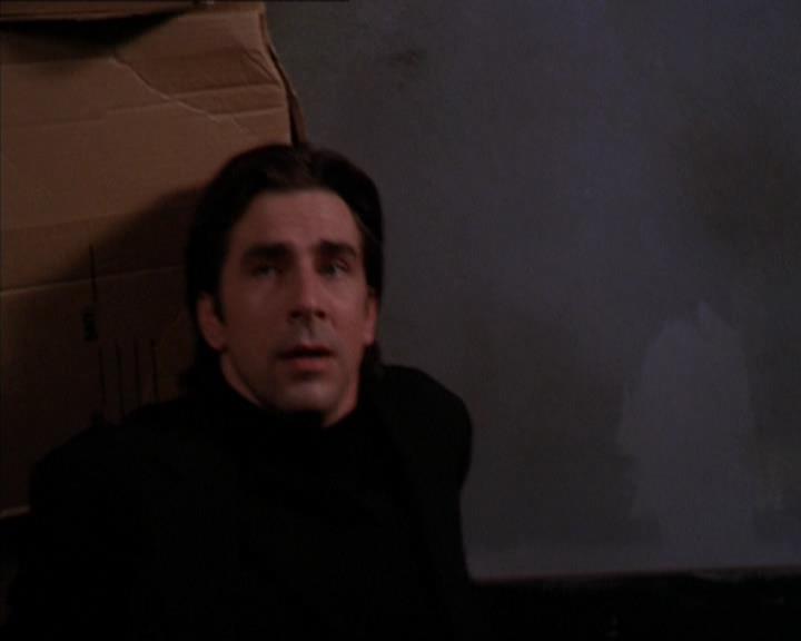 Charmed-Online_dot_net-2x05TheDevilsMusic2112.jpg