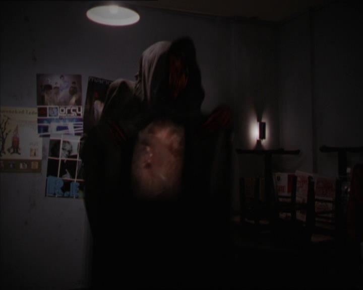 Charmed-Online_dot_net-2x05TheDevilsMusic2176.jpg