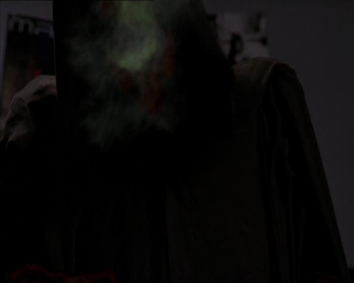 Charmed-Online_dot_net-2x05TheDevilsMusic2186.jpg