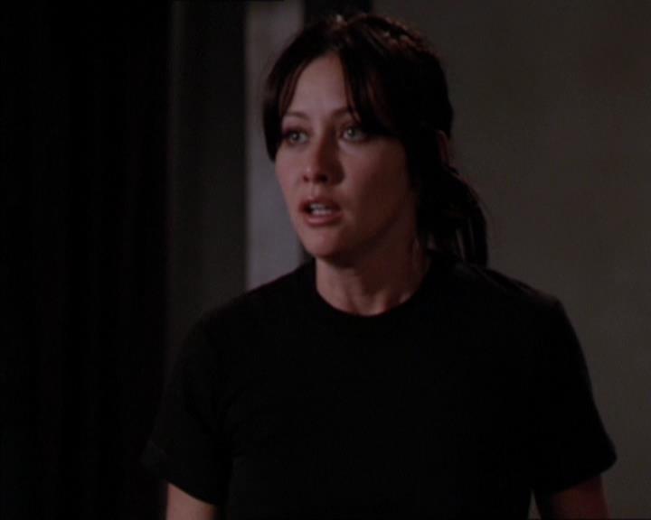 Charmed-Online_dot_net-2x05TheDevilsMusic2190.jpg