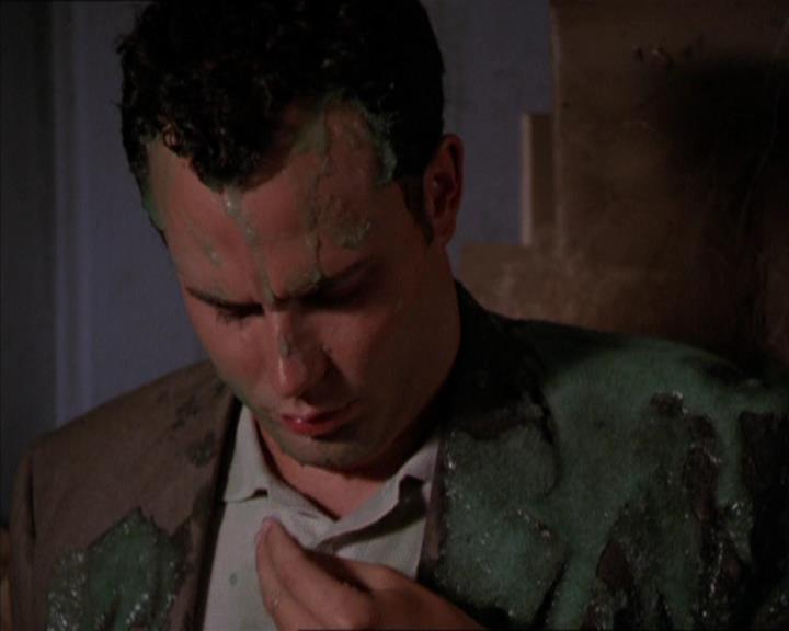 Charmed-Online_dot_net-2x05TheDevilsMusic2234.jpg