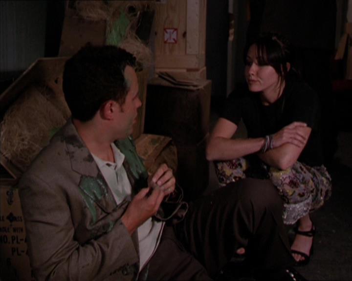 Charmed-Online_dot_net-2x05TheDevilsMusic2237.jpg