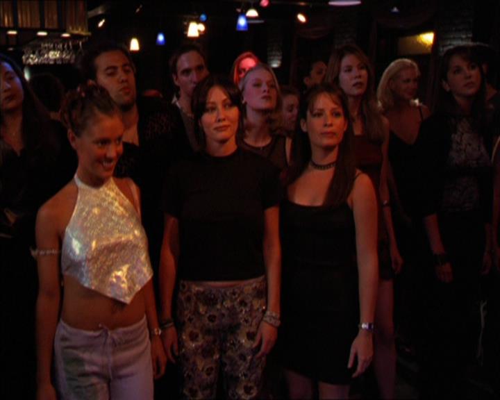 Charmed-Online_dot_net-2x05TheDevilsMusic2306.jpg