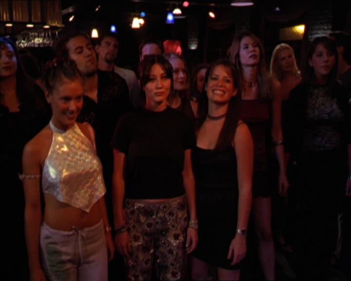 Charmed-Online_dot_net-2x05TheDevilsMusic2307.jpg