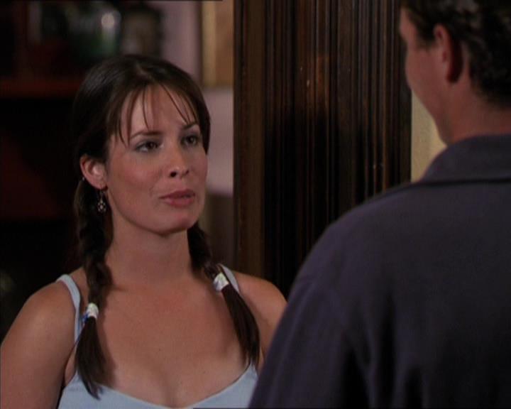 Charmed-Online_dot_net-2x05TheDevilsMusic2394.jpg