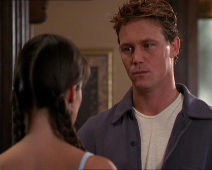 Charmed-Online_dot_net-2x05TheDevilsMusic2401.jpg