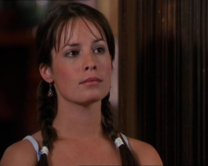 Charmed-Online_dot_net-2x05TheDevilsMusic2420.jpg