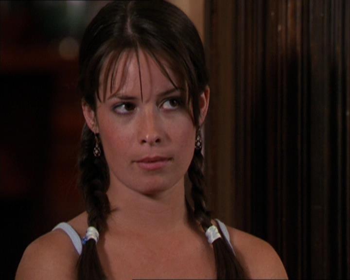 Charmed-Online_dot_net-2x05TheDevilsMusic2426.jpg