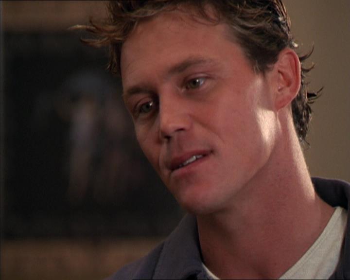 Charmed-Online_dot_net-2x05TheDevilsMusic2471.jpg