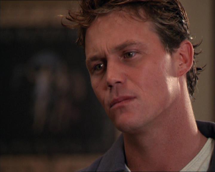 Charmed-Online_dot_net-2x05TheDevilsMusic2477.jpg