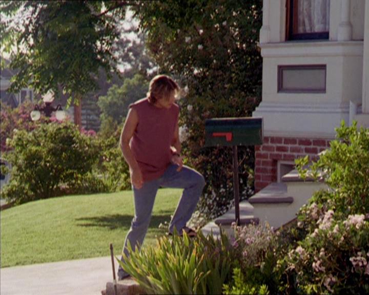 Charmed-Online_dot_net-2x05TheDevilsMusic2512.jpg
