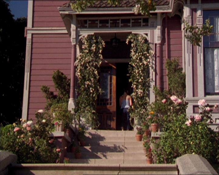 Charmed-Online_dot_net-2x05TheDevilsMusic2535.jpg