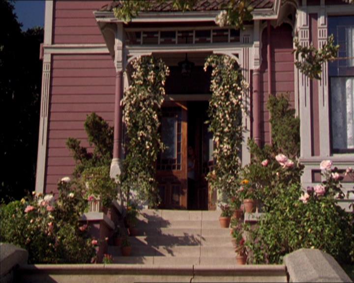 Charmed-Online_dot_net-2x05TheDevilsMusic2536.jpg