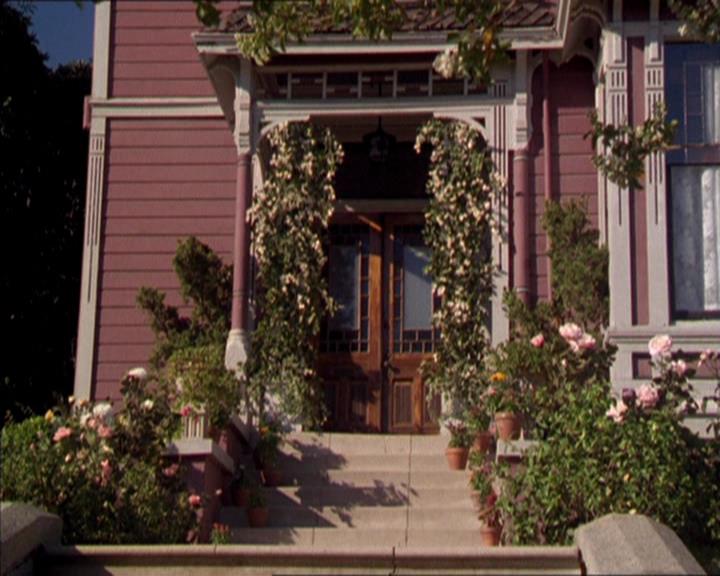 Charmed-Online_dot_net-2x05TheDevilsMusic2537.jpg