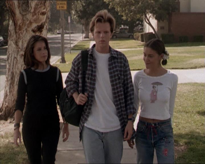 Charmed-Online-dot-net_206ThatOldBlackMagic0709.jpg