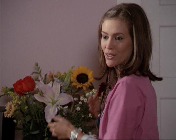 Charmed-Online-dot-net_207TheyreEverywhere0099.jpg