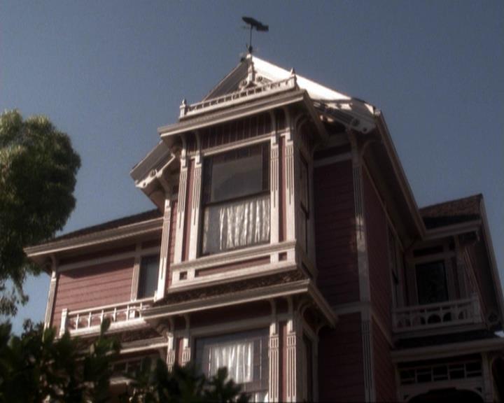 Charmed-Online-dot-net_207TheyreEverywhere0145.jpg