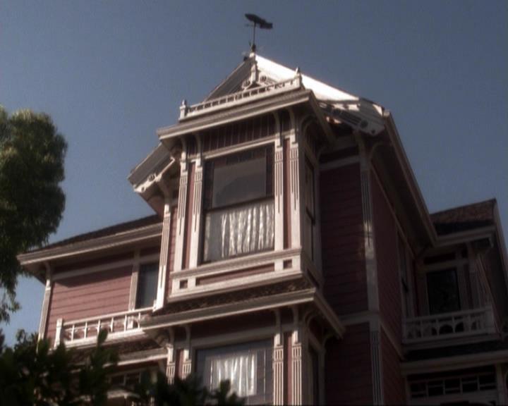 Charmed-Online-dot-net_207TheyreEverywhere0146.jpg