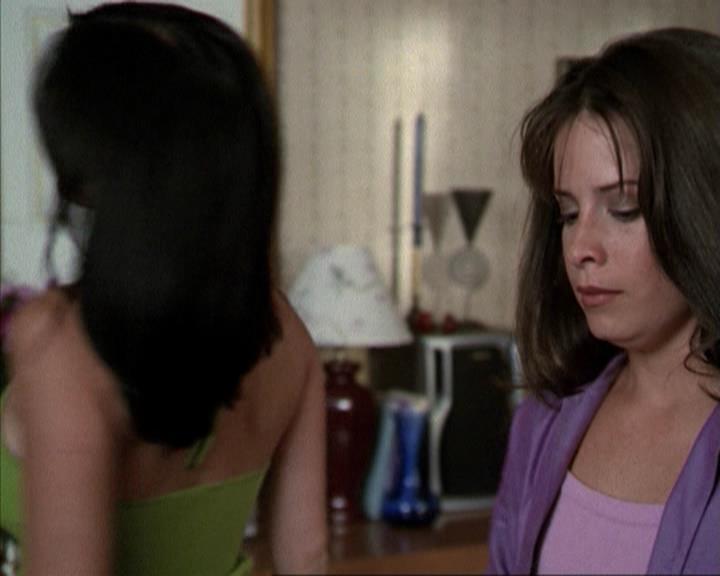 Charmed-Online-dot-net_207TheyreEverywhere0176.jpg