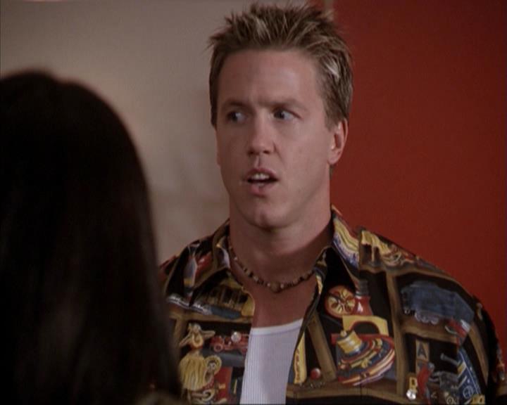 Charmed-Online-dot-net_207TheyreEverywhere0537.jpg
