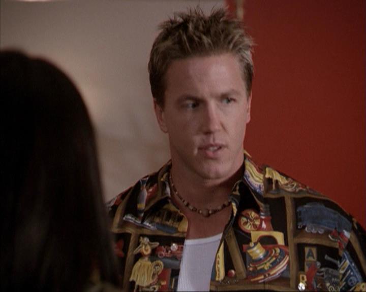 Charmed-Online-dot-net_207TheyreEverywhere0538.jpg