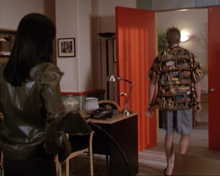 Charmed-Online-dot-net_207TheyreEverywhere0572.jpg