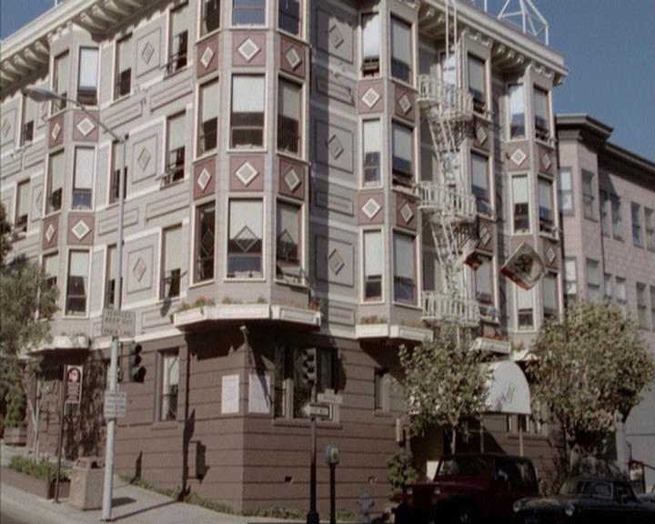 Charmed-Online-dot-net_207TheyreEverywhere0700.jpg