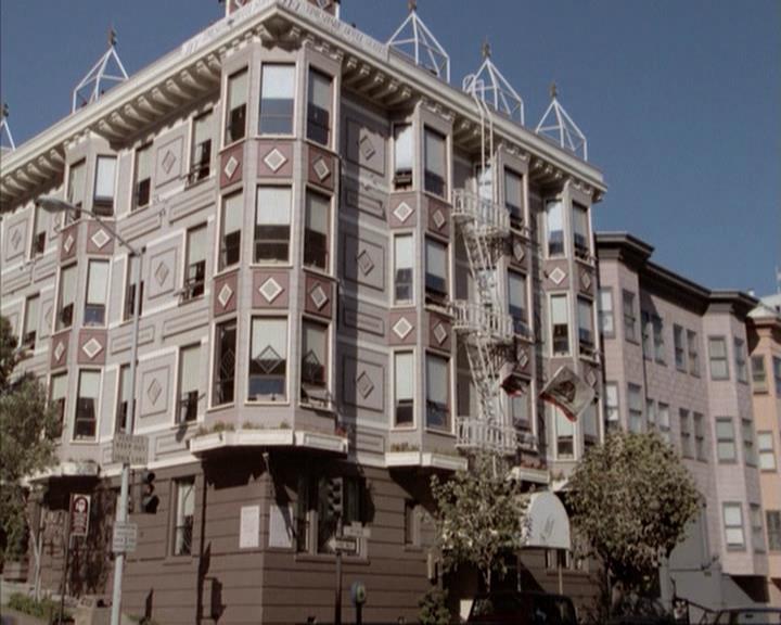 Charmed-Online-dot-net_207TheyreEverywhere0701.jpg