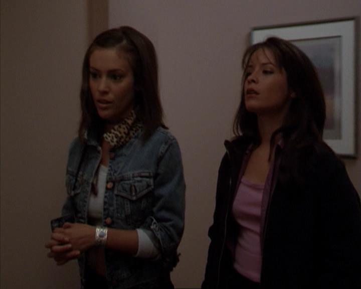 Charmed-Online-dot-net_207TheyreEverywhere0714.jpg
