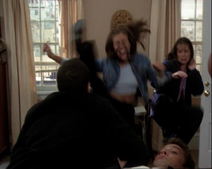 Charmed-Online-dot-net_207TheyreEverywhere0745.jpg