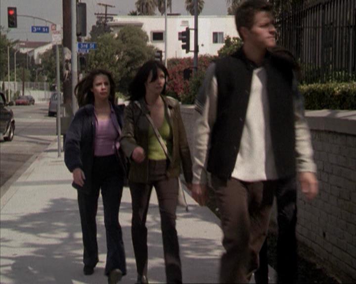 Charmed-Online-dot-net_207TheyreEverywhere1254.jpg