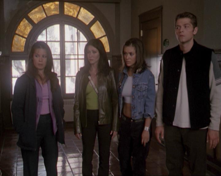 Charmed-Online-dot-net_207TheyreEverywhere1276.jpg